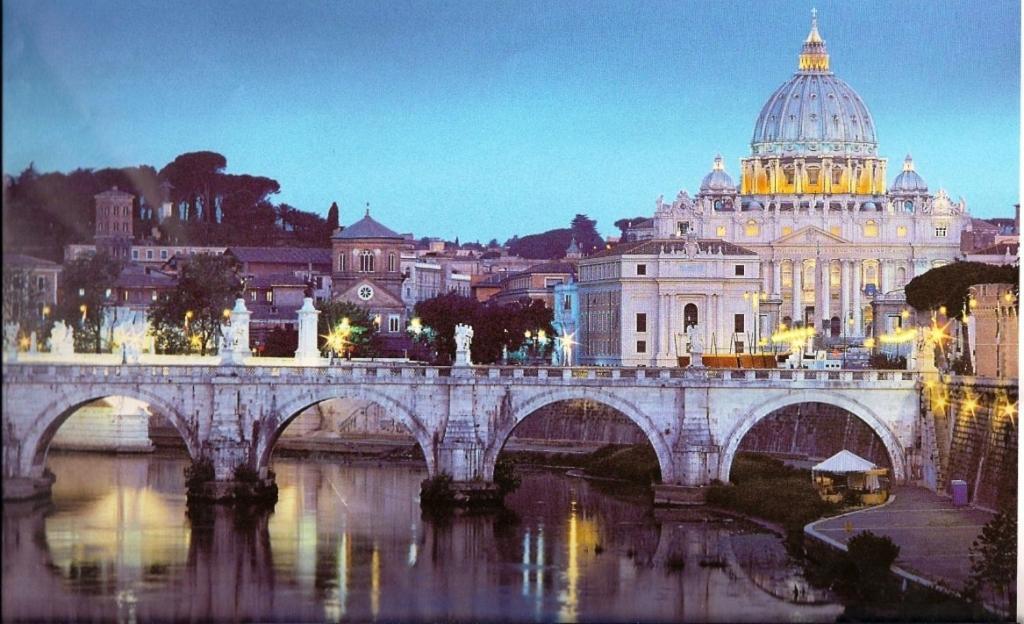 Il Grillo Ai Fori Romani Rom